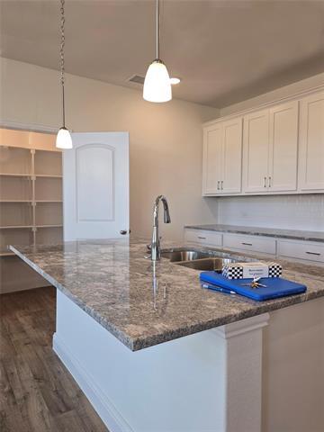 Building Photo - 631 Blakelys Wy