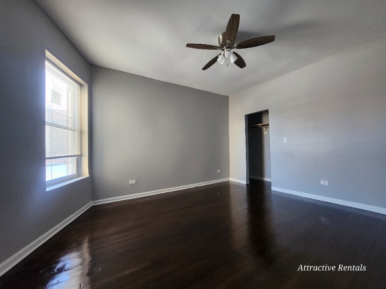 Building Photo - 3658 S Indiana Ave