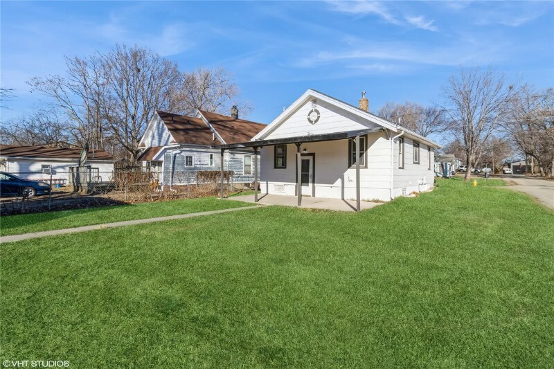 Building Photo - 1921 Logan Ave