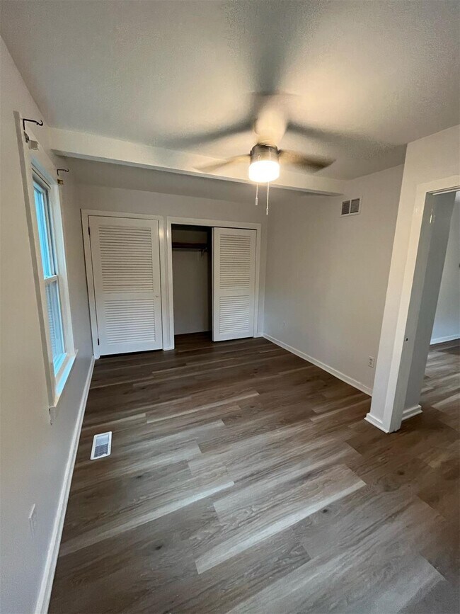 Building Photo - 83 Woodroad Trail