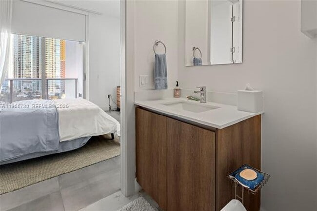 Building Photo - 17550 Collins Ave