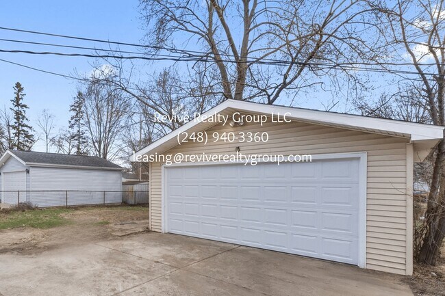 Building Photo - 18240 Negaunee