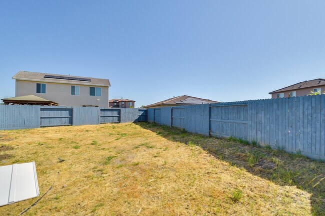 Building Photo - 1442 Copperfield Ave