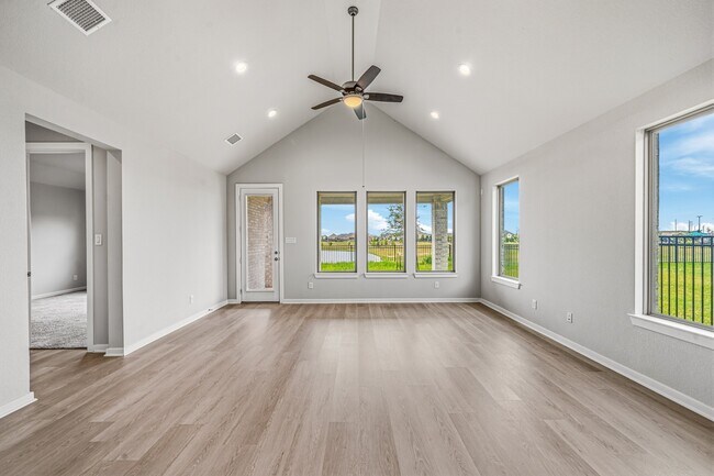 Building Photo - 7623 Coral Lk Dr