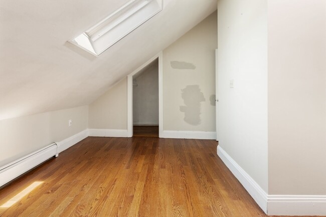 Building Photo - 17 Sackville St