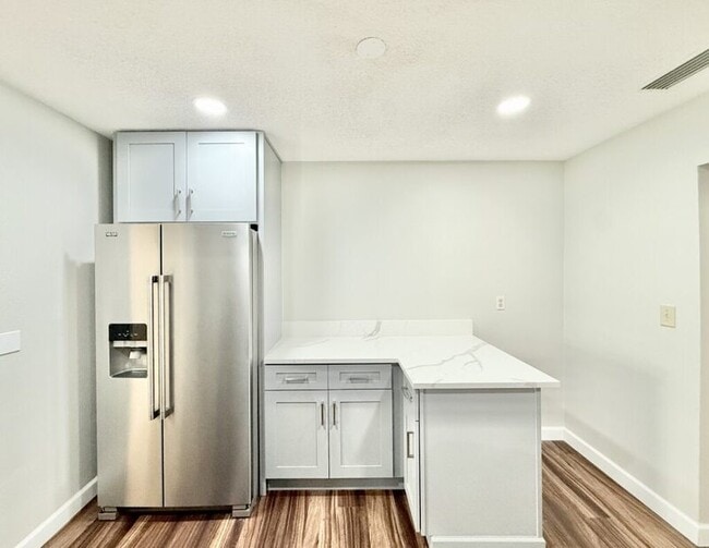 Building Photo - 1221 Jewel Ave