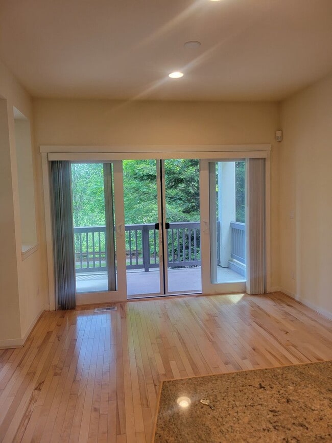 Building Photo - Highly Desirable Community, Beautiful View...