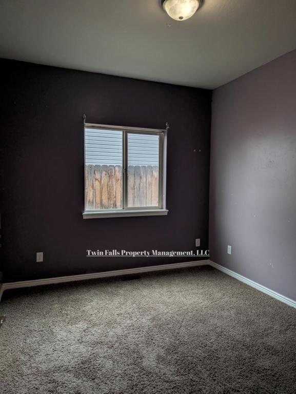 Building Photo - 763 Birchwood Rd