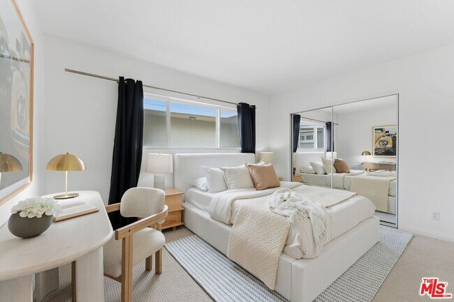 Building Photo - 2308 Schader Dr