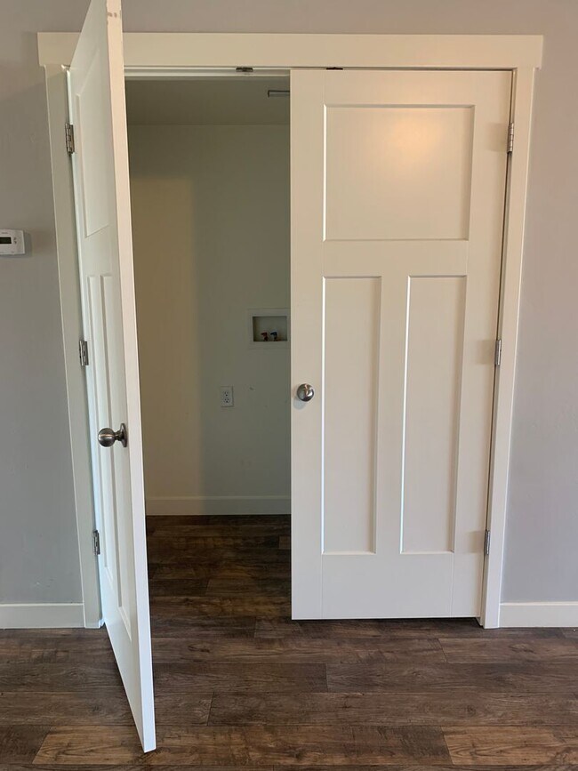 Building Photo - Lyman Triplex