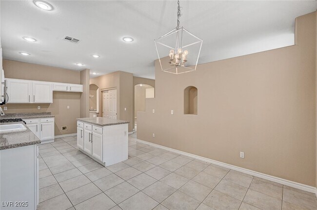 Building Photo - 1332 Dream Valley St