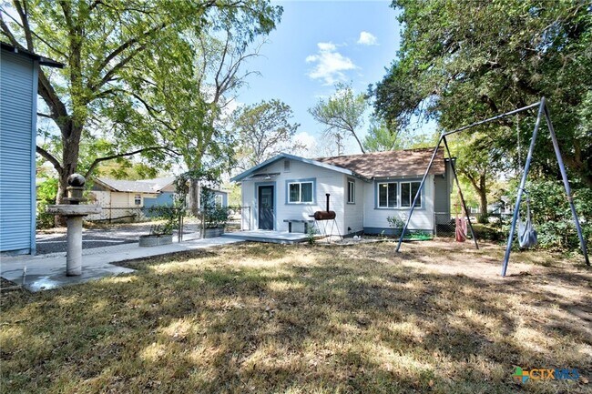 Building Photo - 717 S Laurel Ave