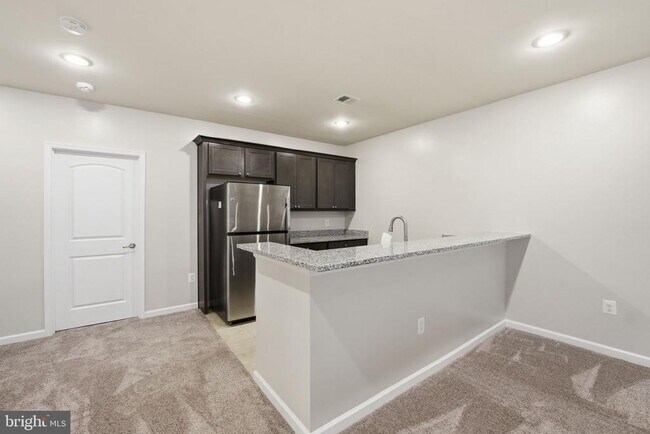 Building Photo - 428 Alder Dr