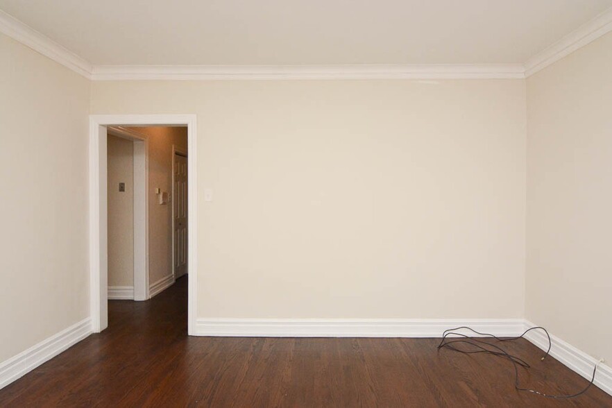 Building Photo - 2131 W Giddings St