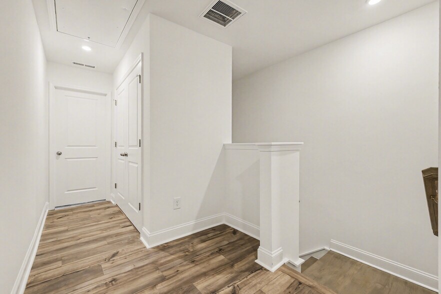 Building Photo - 2915 Herringbone Rd