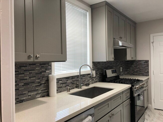 Primary Photo - 112 Park St