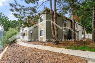 Building Photo - Spacious Condo with Washer/Dryer and Central AC