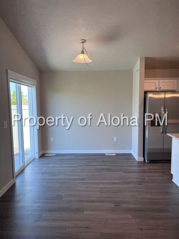 Building Photo - 2835 N Rapid Creek Way