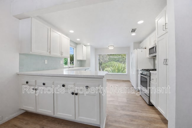 Building Photo - 2279 Caminito Cabala