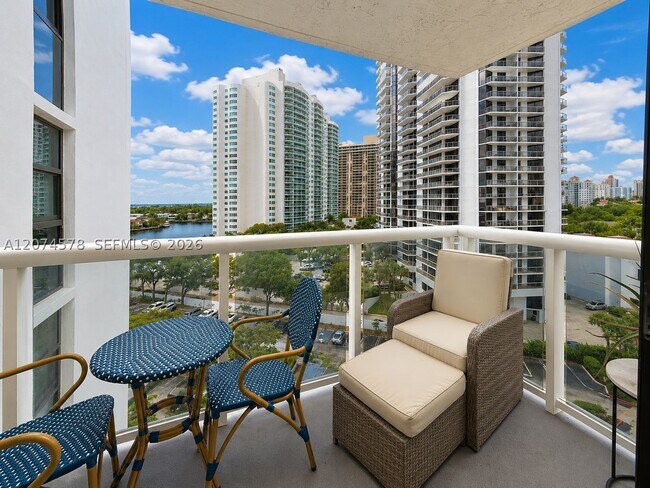 Building Photo - 20505 E Country Club Dr