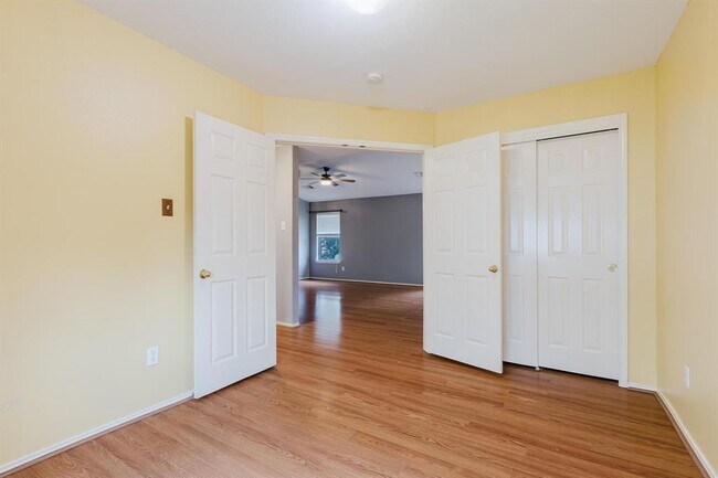 Building Photo - 1409 Molson Lake Dr