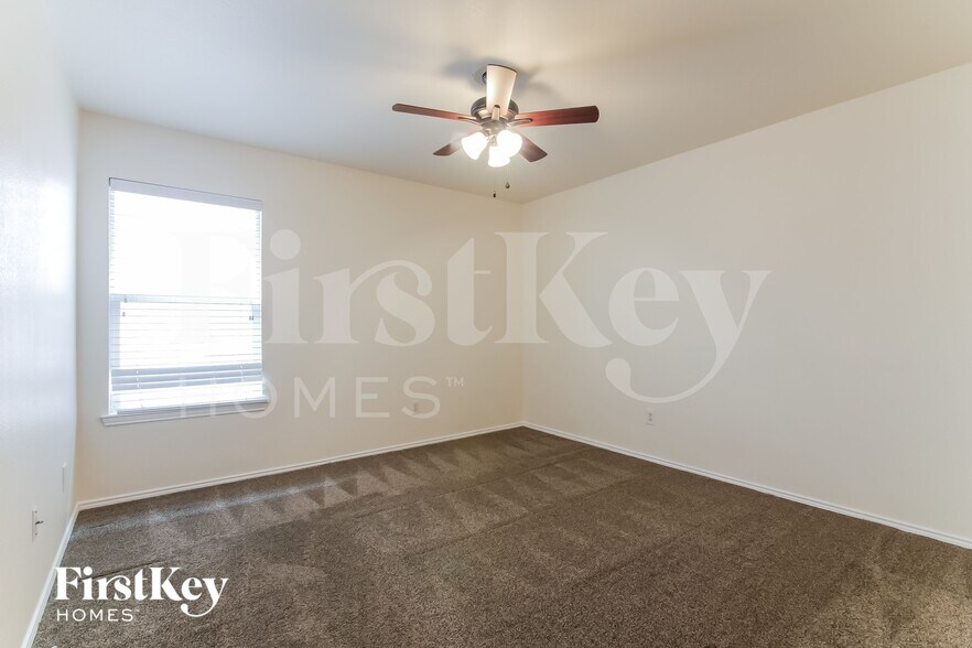 Building Photo - 1305 Haley Ln