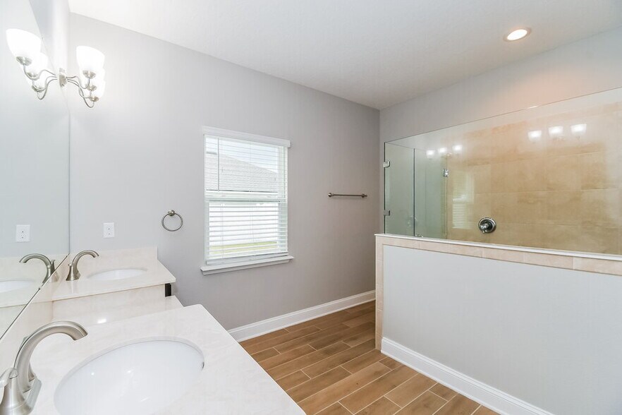 Building Photo - 11541 Paceys Pond Cir