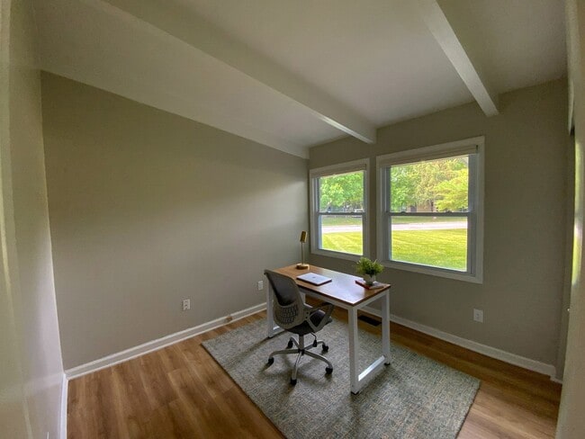 Building Photo - Charming 3 Bedroom Ranch in Heart of Upper Arlington