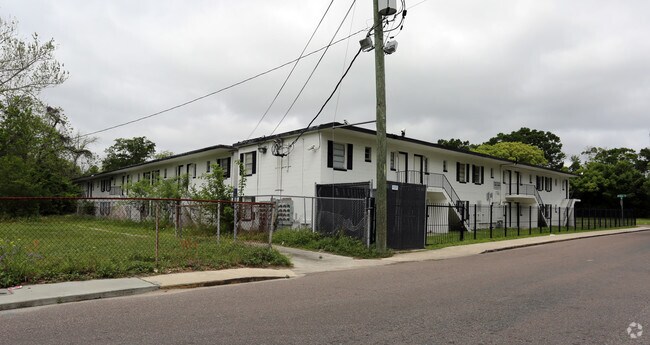 Building Photo - Tiger Landing