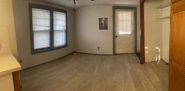 Building Photo - 517 N Taylor St