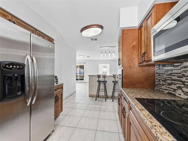 Building Photo - 207 W Broad St