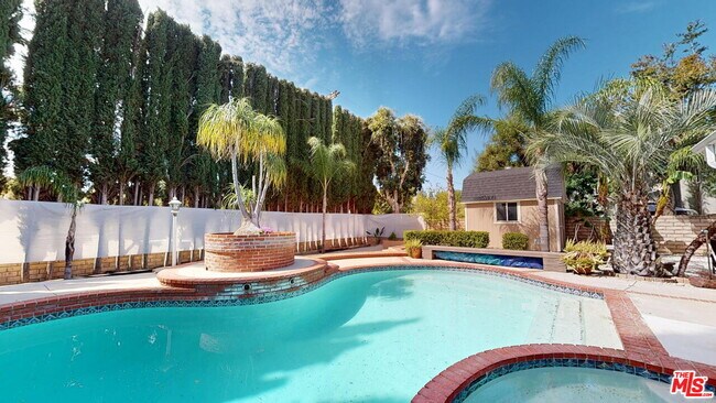 Building Photo - 7814 Woodhall Ave