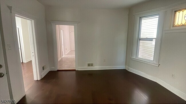 Building Photo - 120 S 7th St