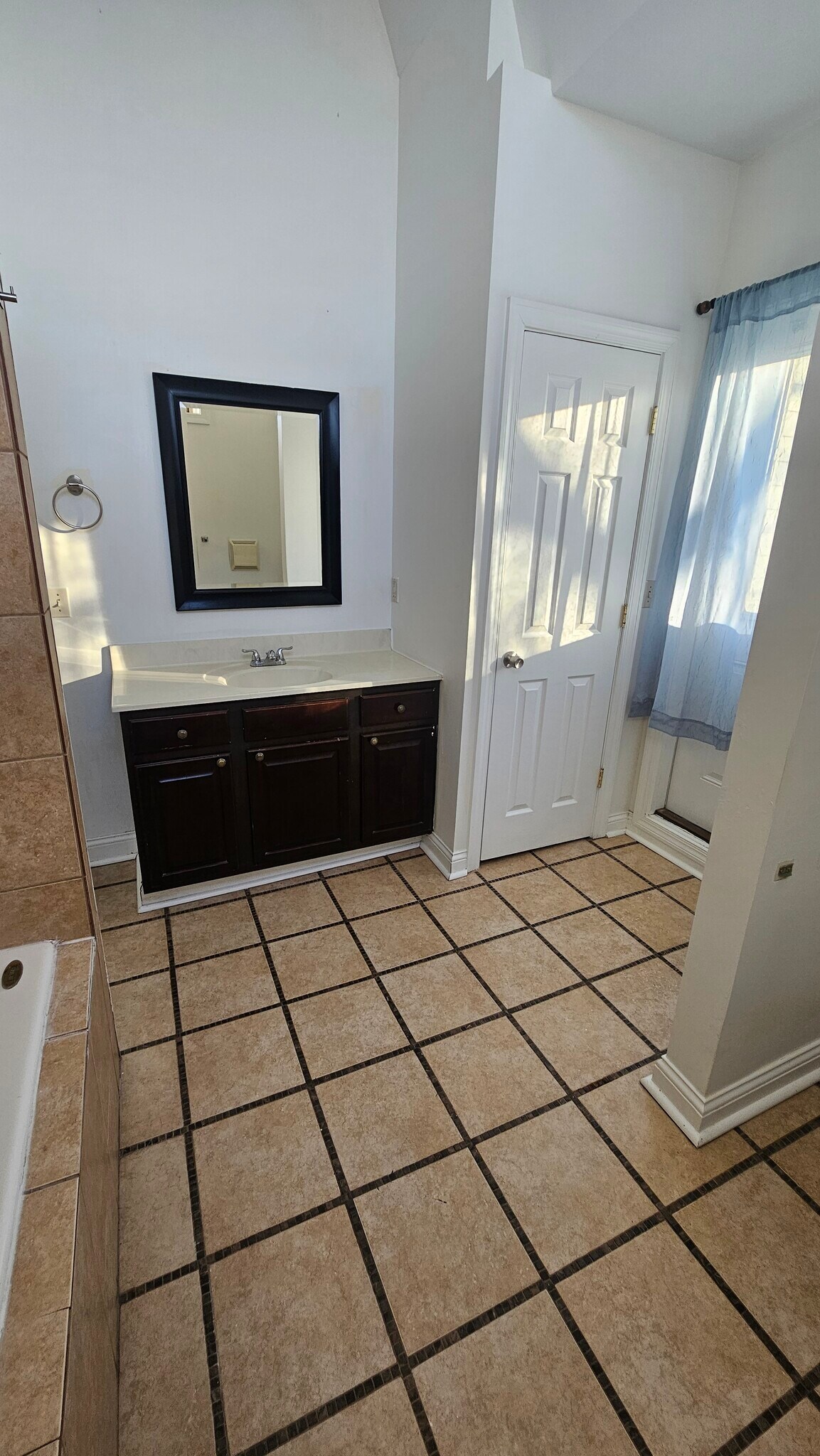 Bathroom - 635 Kress Aly