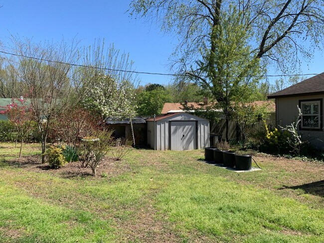 Building Photo - 3 Creekridge Cir