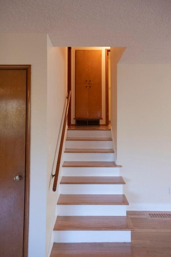 Building Photo - 9054 SW 38th Ave