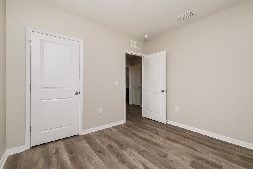 Building Photo - 10213 Mangrove Well Rd