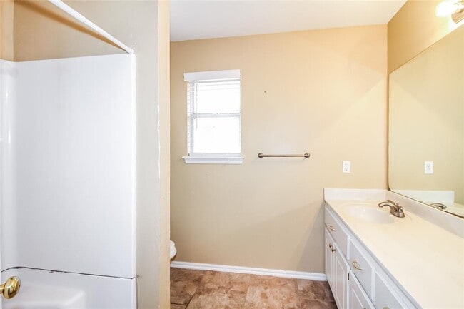 Building Photo - 2916 SE 97th St