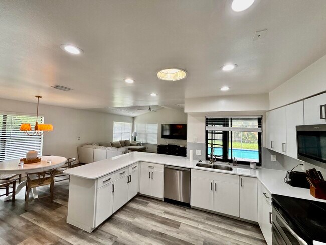 Building Photo - 325 Knotty Wood Ln