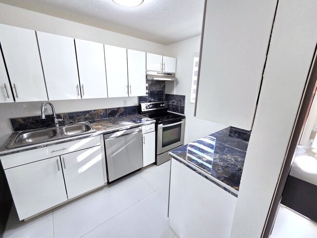 Building Photo - 19504 SW 103rd Ct