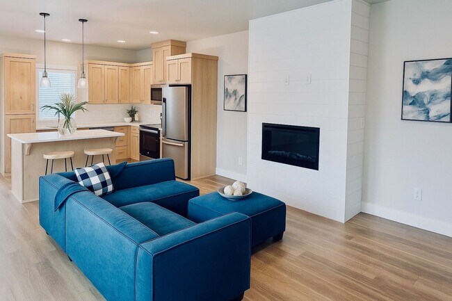 Building Photo - 63455 N Hwy 97