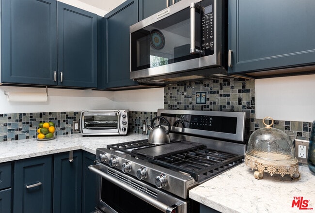 Building Photo - 8308 Flight Ave