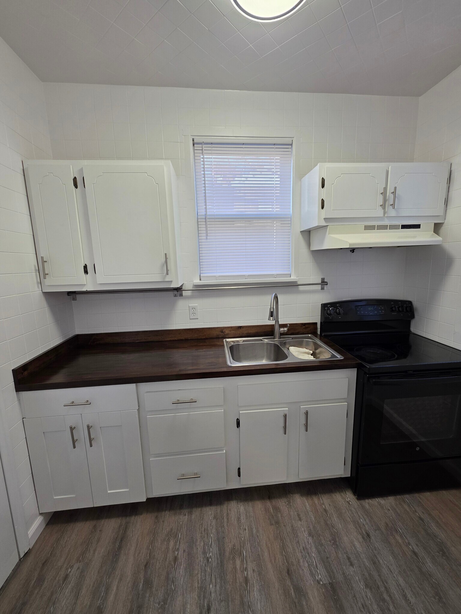 Building Photo - 409 Alice St