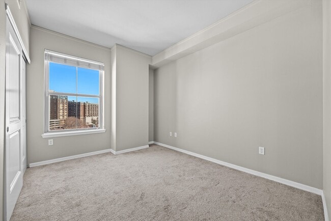 Building Photo - Downtown Living