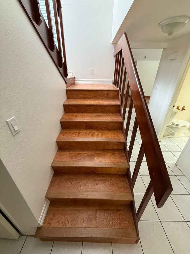 Building Photo - Charming 3-Bedroom, 2-Bathroom Home in the...