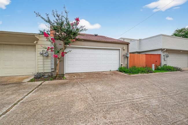 Building Photo - 4404 Basswood Ln