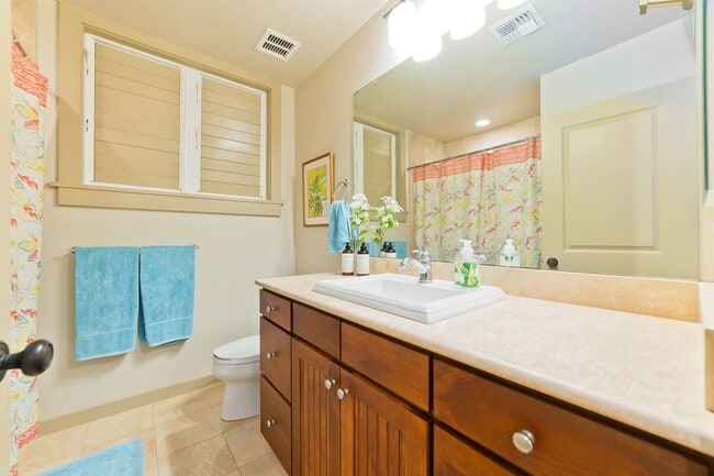 Building Photo - 75-6025 Alii Dr. F102