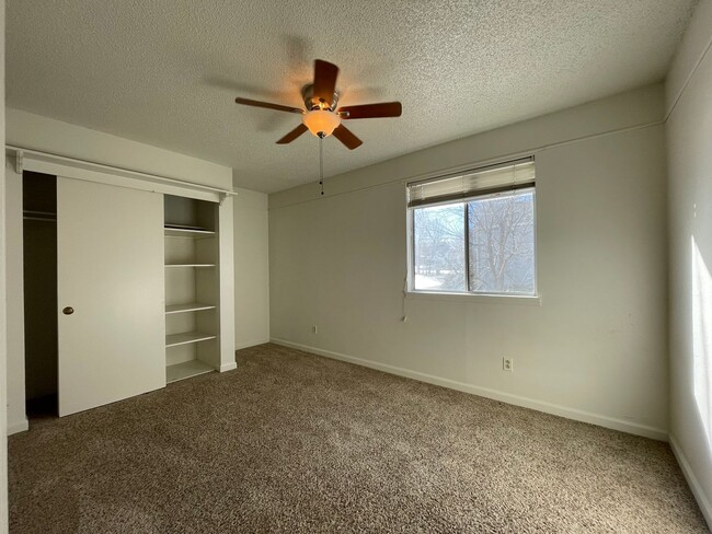 Building Photo - Cozy 2-Bedroom Top Floor Condo at Belmar P...