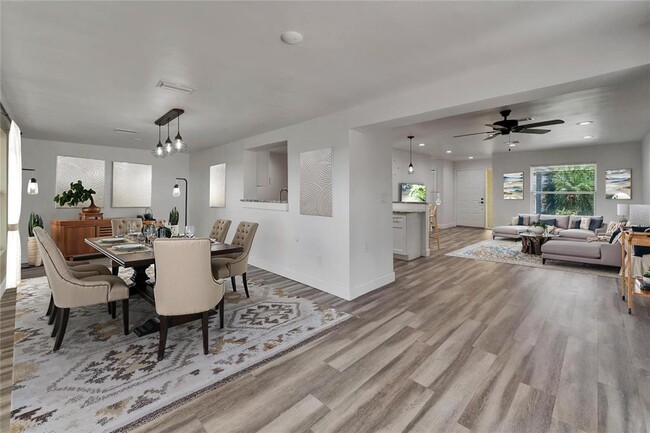 Building Photo - 2552 Bramblewood Dr W