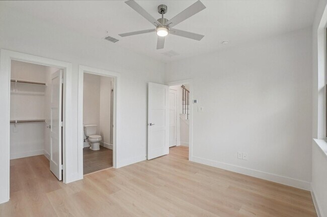 Building Photo - 13351 Goodland St